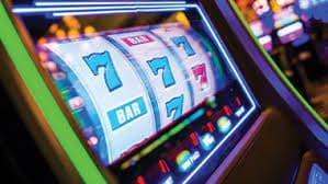 live777com Myanmar Online Gaming Platform အကြောင်း ကစားသမားများ ကစားနေသောမြင်ကွင်း